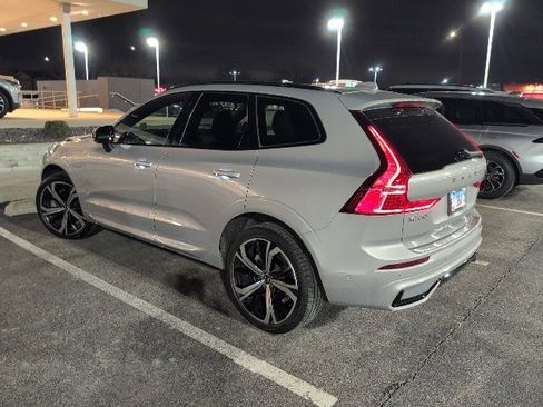 Used 2022 Volvo XC60 T8 R-Design w/ Advanced Package image 2