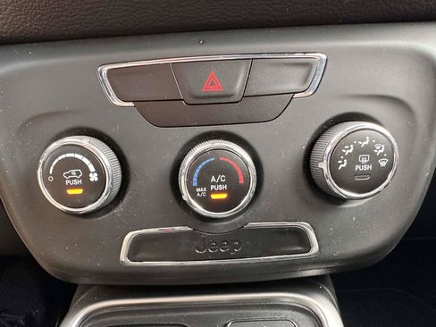 Used 2018 Jeep Compass Sport AWD/4WD image 25