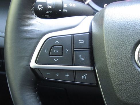 Certified 2024 Toyota Highlander XLE AWD/4WD image 27