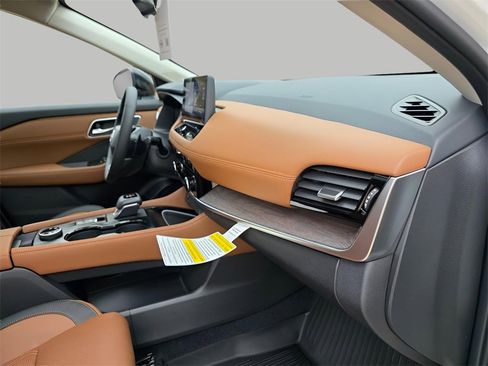 New 2026 Nissan Rogue Platinum image 15