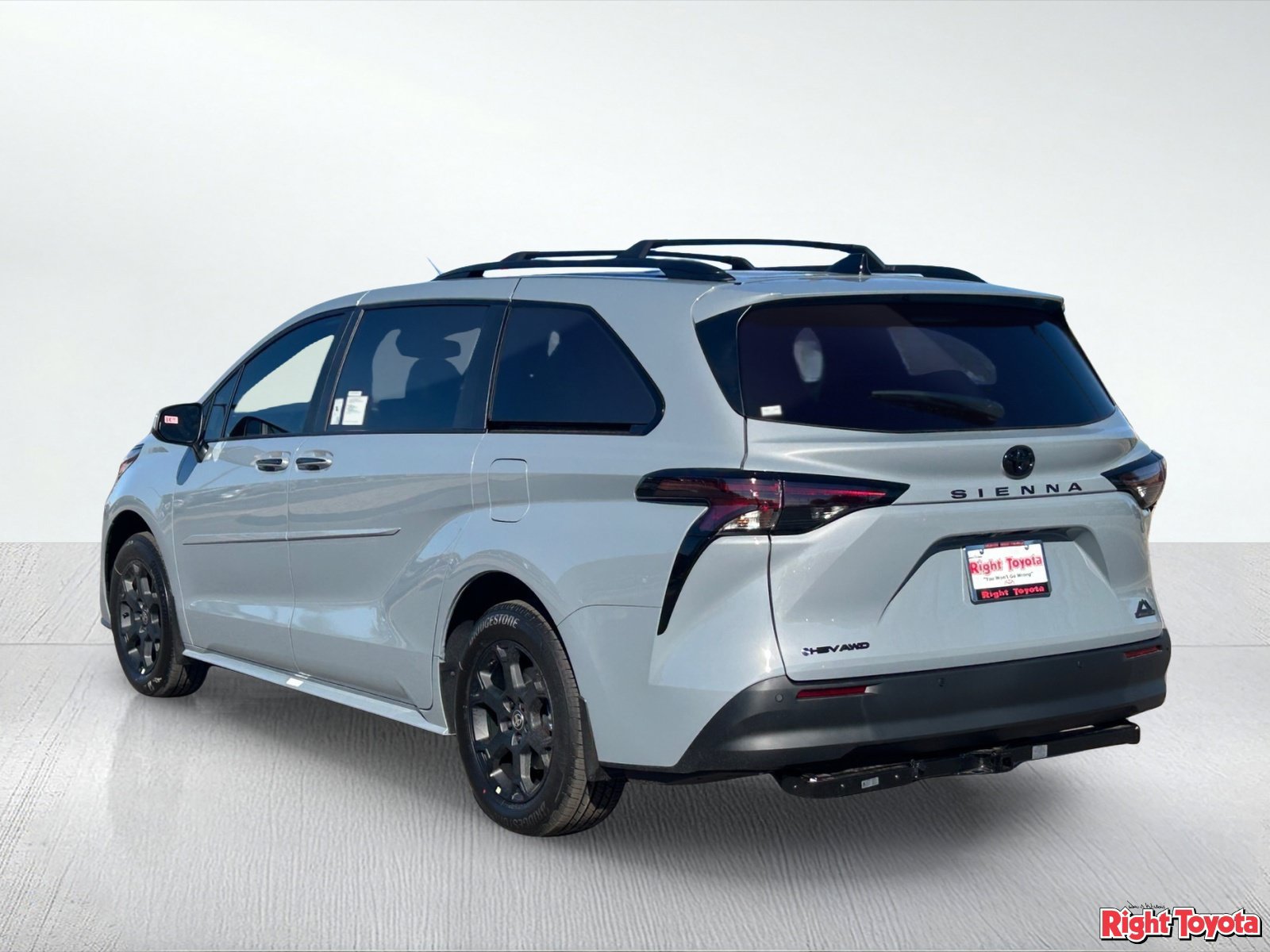 New 2026 Toyota Sienna XLE Woodland Edition AWD/4WD image 4