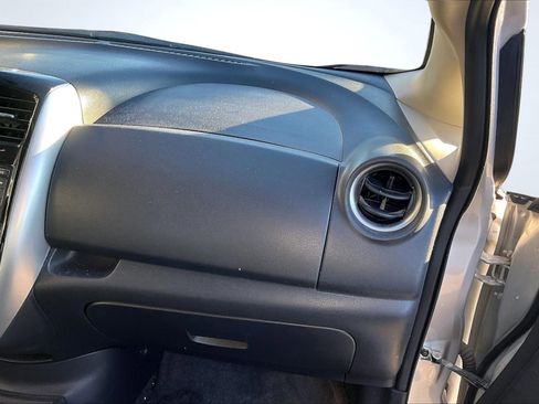 Used 2015 Nissan Versa Note SV w/ SV Convenience Package image 17