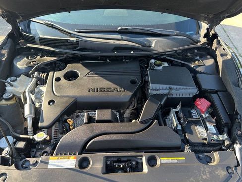 Used 2018 Nissan Altima 2.5 SV FWD image 11