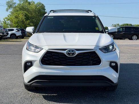 Used 2026 Toyota Highlander XLE image 10