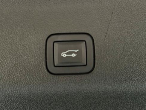 Certified 2023 Cadillac Escalade Premium Luxury AWD/4WD image 7