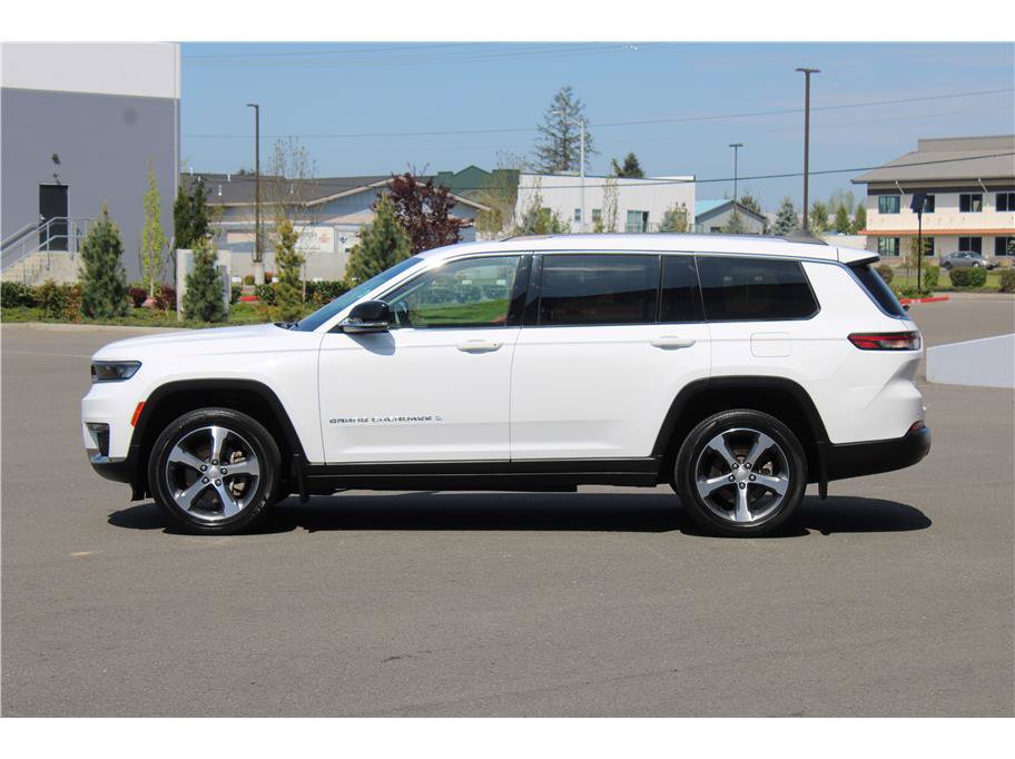 Used 2023 Jeep Grand Cherokee L Limited w/ Trailer Tow Group (B) AWD/4WD image 2