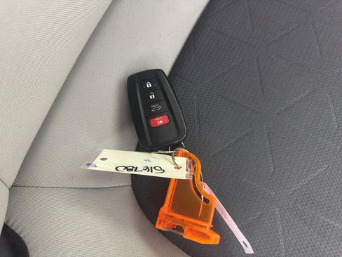 Used 2020 Toyota RAV4 XLE w/ Convenience Package image 45