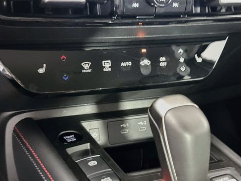 Used 2026 Nissan Kicks SR w/ Cold Weather Package FWD image 23