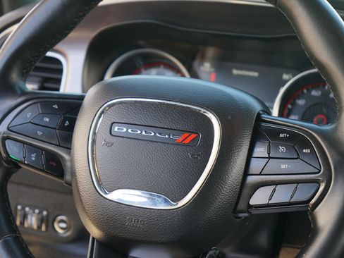 Used 2018 Dodge Charger SXT RWD image 16