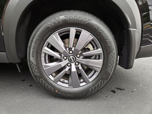 Used 2023 Nissan Pathfinder SV w/ SV Premium Package AWD/4WD image 11