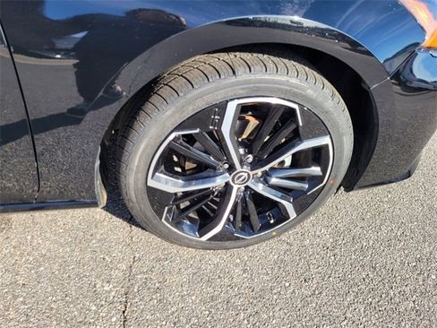 Used 2024 Nissan Altima 2.5 SR image 15