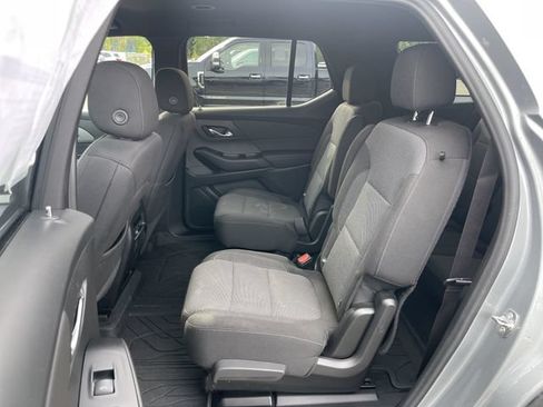 Used 2023 Chevrolet Traverse LT FWD image 24