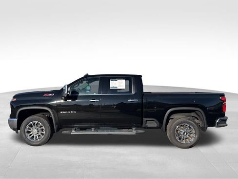 Used 2024 Chevrolet Silverado 2500 LTZ w/ LTZ Plus Package image 2