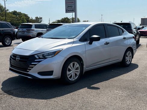 Used 2025 Nissan Versa S w/ Trunk Package FWD image 3