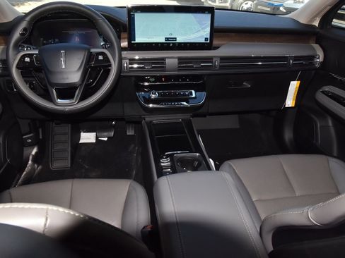 New 2026 Lincoln Corsair Reserve image 16