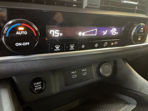 Used 2025 Nissan Rogue SV AWD/4WD image 11
