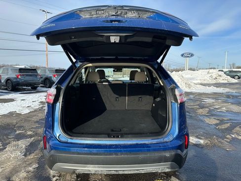 Used 2024 Ford Edge SEL w/ Convenience Package image 5