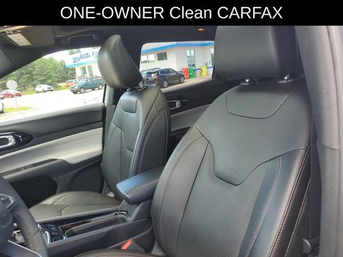 Used 2023 Jeep Compass Limited w/ Sun and Sound Group AWD/4WD image 6