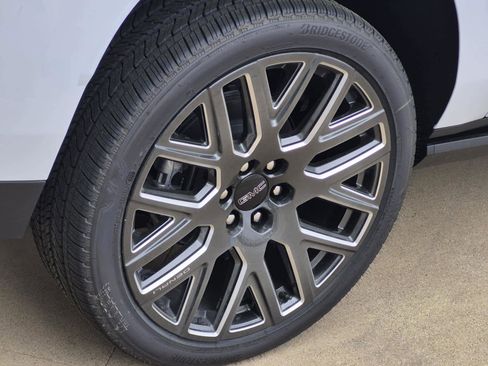 New 2026 GMC Yukon XL Denali Ultimate image 5