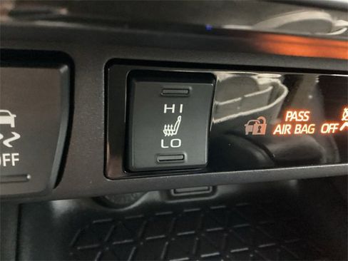 Used 2024 Toyota RAV4 XLE image 22