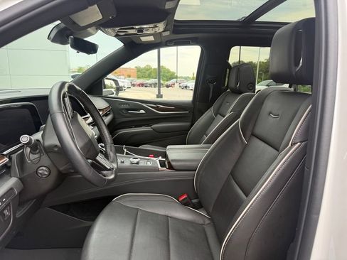 Used 2024 Cadillac Escalade Premium Luxury w/ LPO, Floor Liner Package AWD/4WD image 8