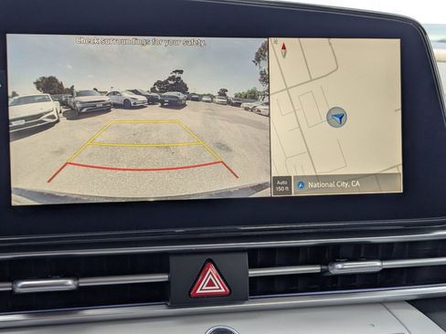 New 2025 Hyundai Elantra Limited image 11