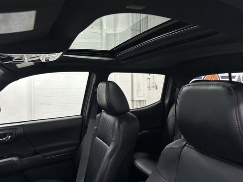 Used 2023 Toyota Tacoma TRD Off-Road image 36