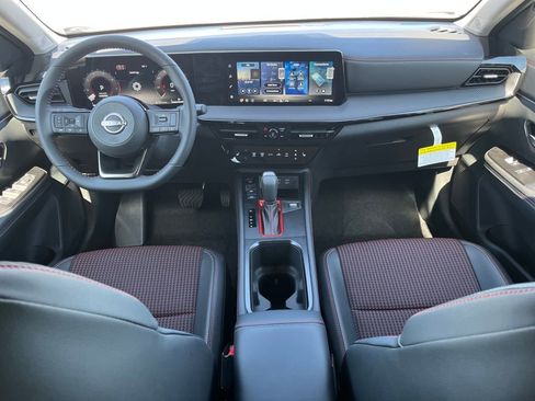 New 2026 Nissan Kicks SR w/ Cold Weather Package AWD/4WD image 17