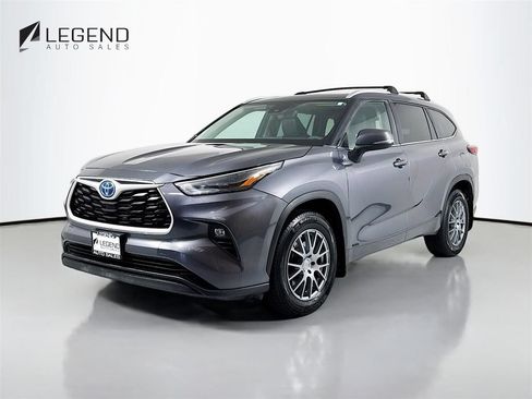 Used 2023 Toyota Highlander XLE AWD/4WD image 1