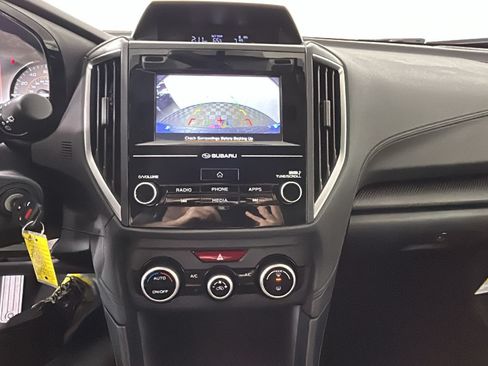 Used 2020 Subaru Crosstrek 2.0i AWD/4WD image 25