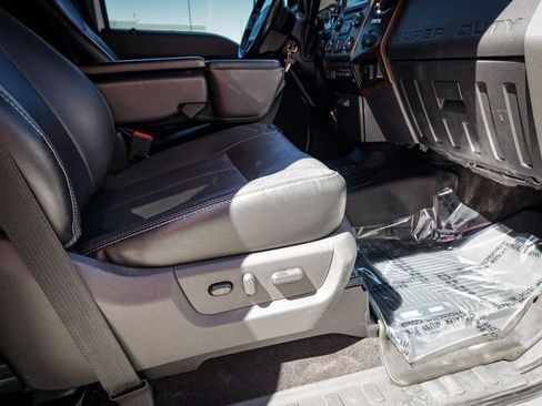 Used 2015 Ford F250 Lariat w/ Lariat Interior Package AWD/4WD image 24