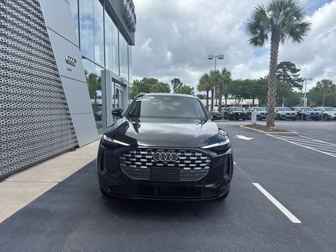 Used 2025 Audi Q5 Premium Plus w/ Premium Plus AWD/4WD image 2