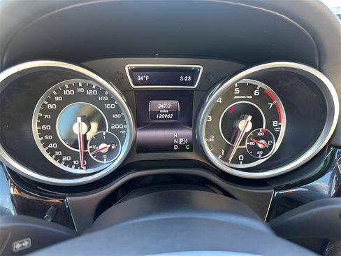 Used 2015 Mercedes-Benz ML 63 AMG 4MATIC image 23