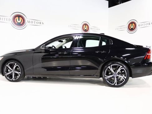 Used 2025 Volvo S60 B5 Core image 30