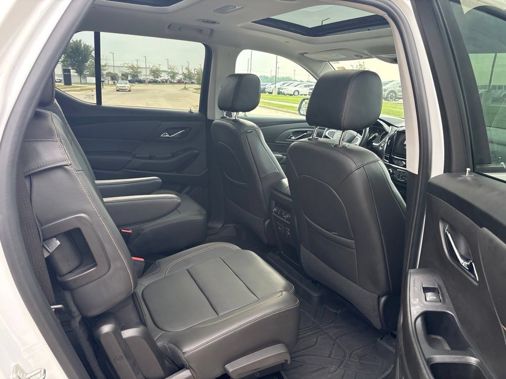 Used 2021 Chevrolet Traverse Premier w/ Redline Edition AWD/4WD image 22