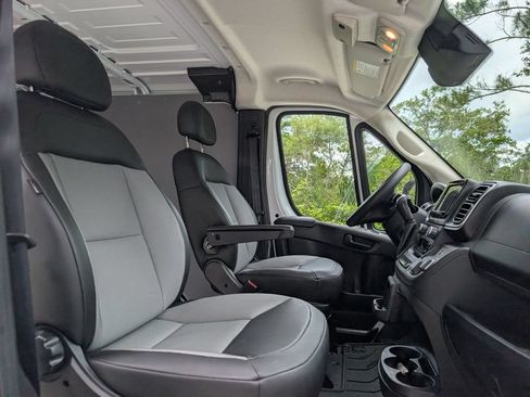 Used 2024 RAM ProMaster 2500 w/ Quick Order Package 22G SLT FWD image 5