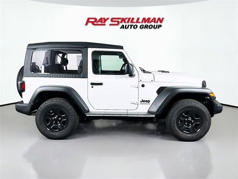 Used 2025 Jeep Wrangler Sport image 8