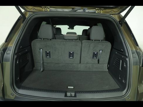 Used 2024 Chevrolet Traverse LT w/ Enhanced Driving Package FWD image 39