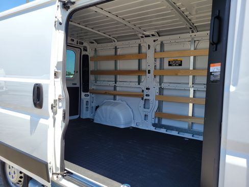 Used 2025 RAM ProMaster 2500 w/ U-Haul Equipment Group FWD image 16
