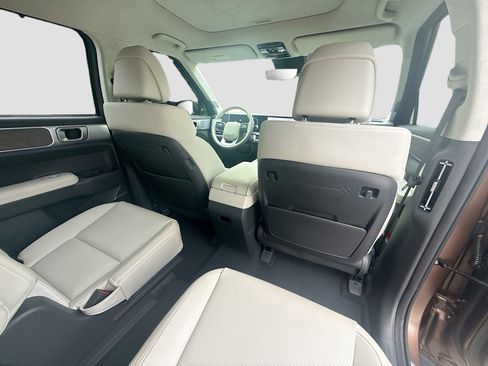 Used 2024 Hyundai Santa Fe Calligraphy FWD image 27