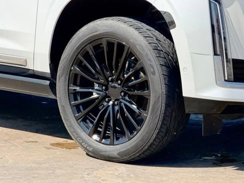 Used 2021 Cadillac Escalade Premium Luxury w/ Driver Assist Tech Package RWD image 5