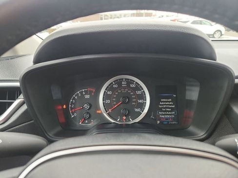 Used 2022 Toyota Corolla Cross LE image 14