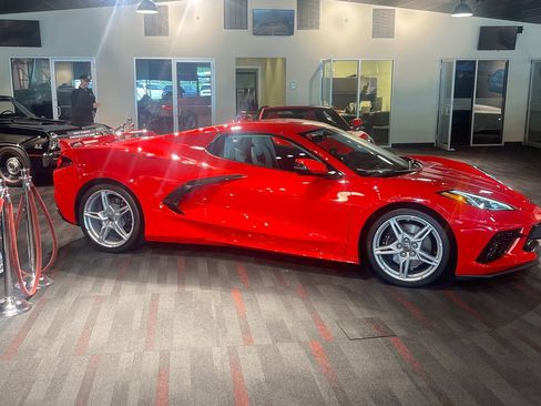 Used 2023 Chevrolet Corvette Stingray Premium Conv w/ Z51 Performance Package RWD image 5