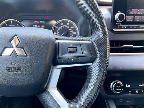 Used 2023 Mitsubishi Outlander ES FWD image 48