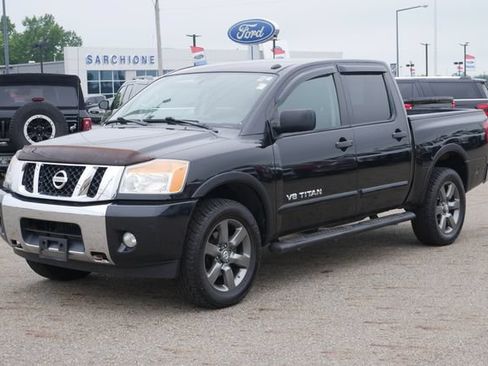 Used 2015 Nissan Titan SV w/ SV Value Truck Package AWD/4WD image 7