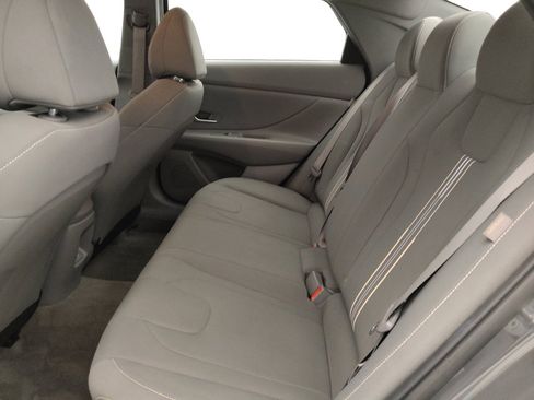 Used 2024 Hyundai Elantra SEL image 18