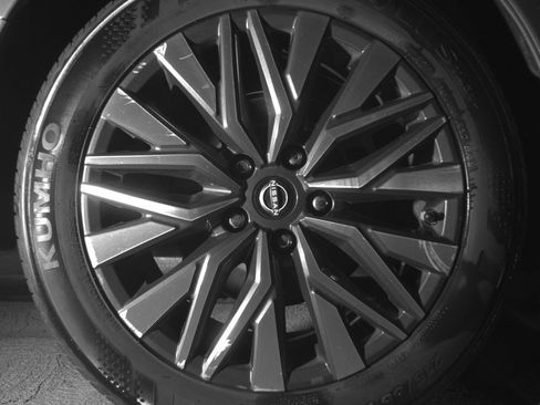 Used 2025 Nissan Altima 2.5 SV FWD image 15