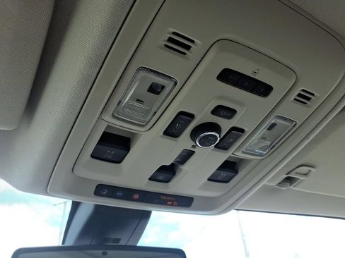 Used 2022 GMC Yukon Denali AWD/4WD image 29
