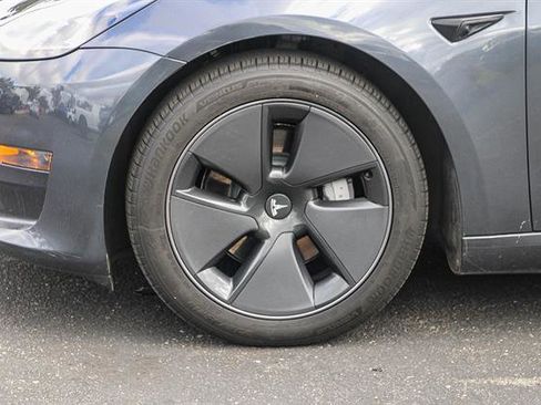 Used 2023 Tesla Model 3 Standard Range image 8