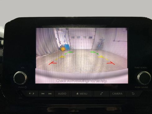 Used 2022 Nissan Pathfinder SV w/ SV Premium Package image 12